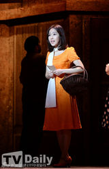 组图：金烔完音乐剧试演 李钟赫投入表情扭曲