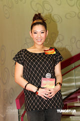 组图：郑欣宜瘦身成功后亮相 庆幸胸围并未缩水