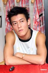 高清：陈冠希澄清分手传闻 新专辑将有新歌送女友