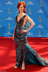 高清图：艾美奖红毯 凯莉-佩斯顿礼服花影斑驳