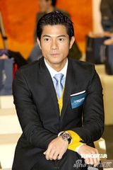 高清图：郭富城与章子怡新片开拍 忙里偷闲代言吸金