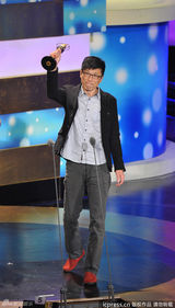 组图：王明台获金钟戏剧节目导演奖