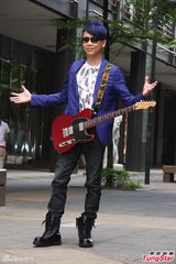 组图：陶喆蓝发义挺金曲奖 澄清炮轰评审口水战