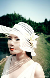 高清组图：曹曦文代言城市 形象清新纯美婀娜多姿