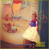 组图：杰西卡-阿尔芭全家游东京迪斯尼女儿抢镜