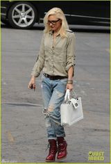 43岁史蒂芬妮获选最酷音乐辣妈 面容冷艳似少女