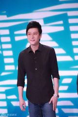 组图：夏凡《谢天谢地》花絮照曝光显男人魅力