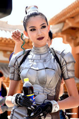 幻灯图：张梓琳成广告新宠 演蜘蛛精秀长腿