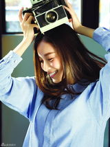 组图：倪妮森女风大片与植物和谐相处