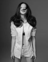 组图：熊乃瑾黑白写真展多面风情