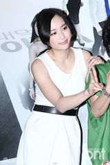 组图：金贤淑出席《无理的英爱小姐12》发布会