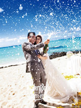 组图：刘璇王弢甜蜜登《新娘》 称幸福不需太满