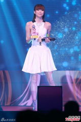 组图：容祖儿否认妒忌王菀之夺奖 陈奕迅力挺