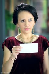 组图：《一克拉梦想》杀青 雪姨再现犀利眼神