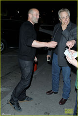 组图：史泰龙与斯坦森双硬汉聚餐 娇妻美艳