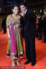 幻灯图：《可汗》首映 女星着印度传统服饰华丽迷人