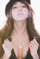 幻灯图集：日本人气模特藤井莉娜美图集锦100张