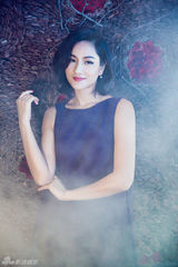 组图：瞿颖全新时尚大片出炉 演绎烈焰红唇