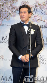 组图：韩星吴志浩大婚落泪 张赫等好友道贺