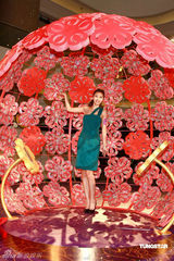 高清图：熊黛林露肩短裙出席活动 不担心家人催婚