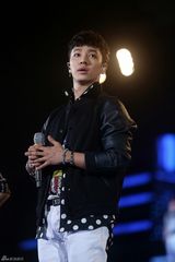 高清图：少时EXO等众韩团热舞放歌梦想演唱会