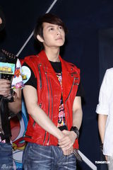 组图：JPM携机器猫做公益 第二张大碟筹备中