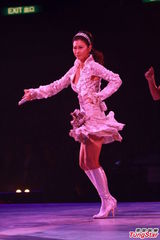 组图：叶倩文一家三口合唱 林青霞素颜到场欣赏