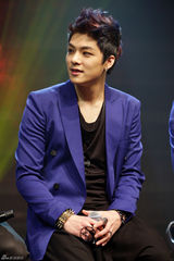 组图：男团M4M韩国出道 获Beast赞高帅有才