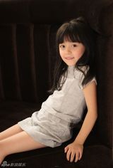 组图：5岁小萝莉走红微博 小天使萌化网友心