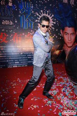 组图：郭富城戴墨镜宣传巡演 邀发哥合作寒战2