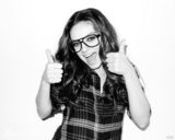 组图：“黑天鹅”米拉-库尼斯最新写真秀青春风