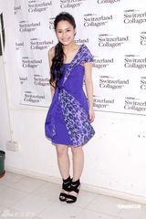 幻灯：阿娇美艳代言 年届三十自称上围未缩水