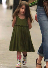 高清图：苏瑞陪母亲选平安夜鲜花 穿雨鞋挤眉弄眼