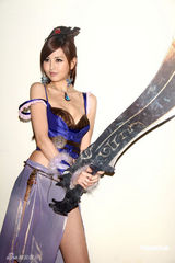 幻灯图集：台湾嫩模林苇茹代言电玩 造型惹火