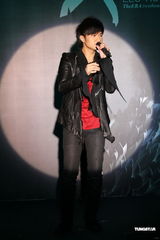 组图：古巨基三年磨一剑再发声 张柏芝令其请客