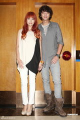 组图：信A-lin七夕突袭KTV包厢送惊喜