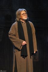 组图：《四世同堂》揭幕国话消夏季青春风貌