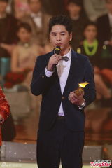 组图：TVB劲歌金曲落幕 容祖儿林峰成大赢家