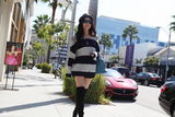 组图：周扬洛杉矶时尚街拍 明媚阳光衬托国际范