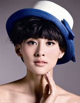 高清图：贾青写真秀清爽短发 秀俏皮可爱气质