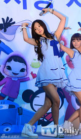 组图：Apink为首尔CharacterLicensingfair献艺