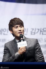 组图：韩星申河均崔贞媛等宣传新剧《Brain》