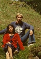 组图：翁美玲生前英国旧照曝光 与荷兰男友恩爱