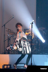 组图：Hebe田馥甄香港个唱 送歌给女英雄Selina 