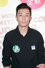 组图：周柏豪否认与何超云饭聚暗嘲陈山聪