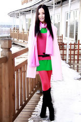 组图：陶红清新写真 雪中的小情调