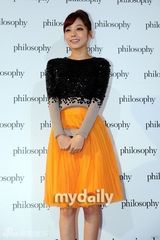 组图：成宥利具荷拉等出席时尚品牌发布会