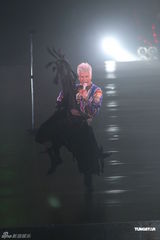 组图：郭富城个唱变型金刚舞台华丽震撼