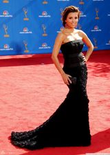 高清组图：伊娃-朗格利亚黑色礼服亮相高贵性感