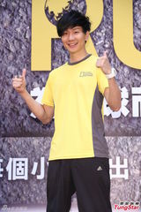 组图：林俊杰带头起跑 邀林志颖做环保